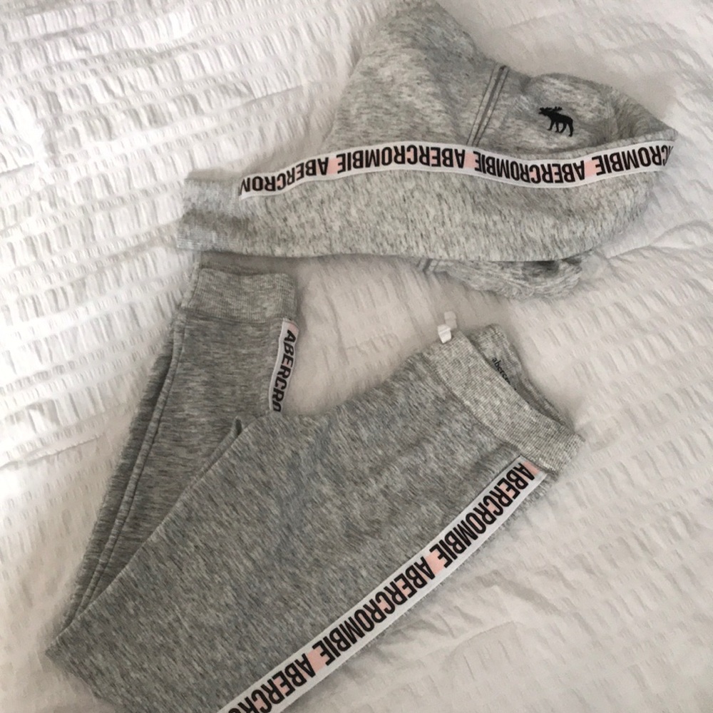 Abercrombie kids jogger set *barely worn!*